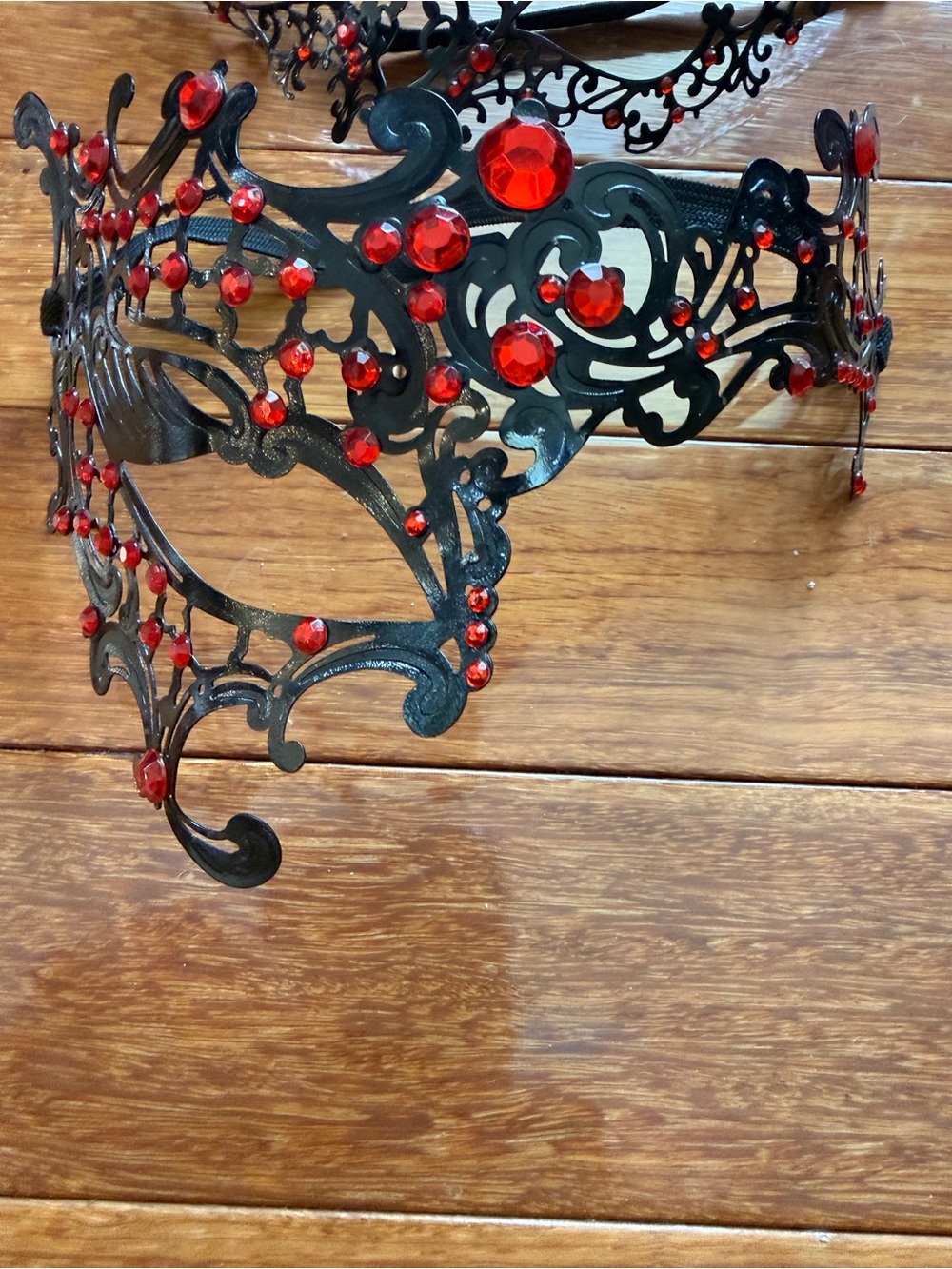 Black Filigree Masquerade Mask Set with Red Gems - Picture 3 of 4